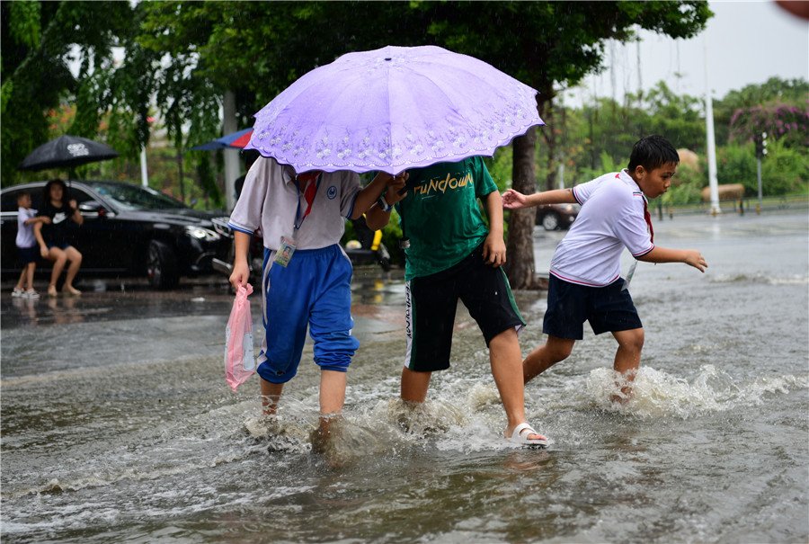 จีนเตือนภัยฝนตกหนัก