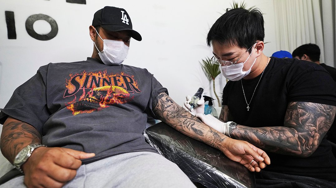 เกาหลีใต้ปลดล็อก ‘รอยสัก’ การปฏิวัติทางกฎหมายที่สะเทือนเศรษฐกิจและวัฒนธรรม K-Culture ทั่วโลก