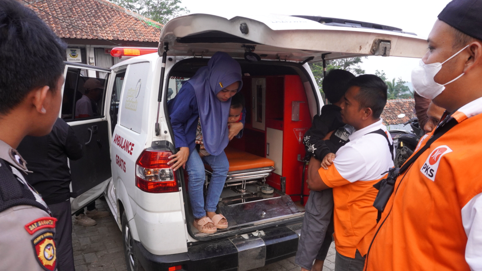 นักเรียนอินโดนีเซีย อาหารเป็นพิษ