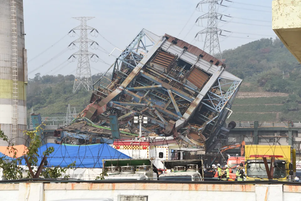 โรงไฟฟ้าเกาหลีใต้ถล่ม