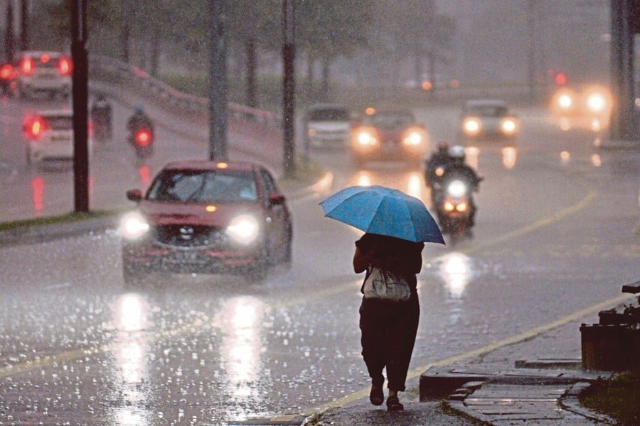 กรมอุตุฯ มาเลเซียเตือนฝนตกหนัก