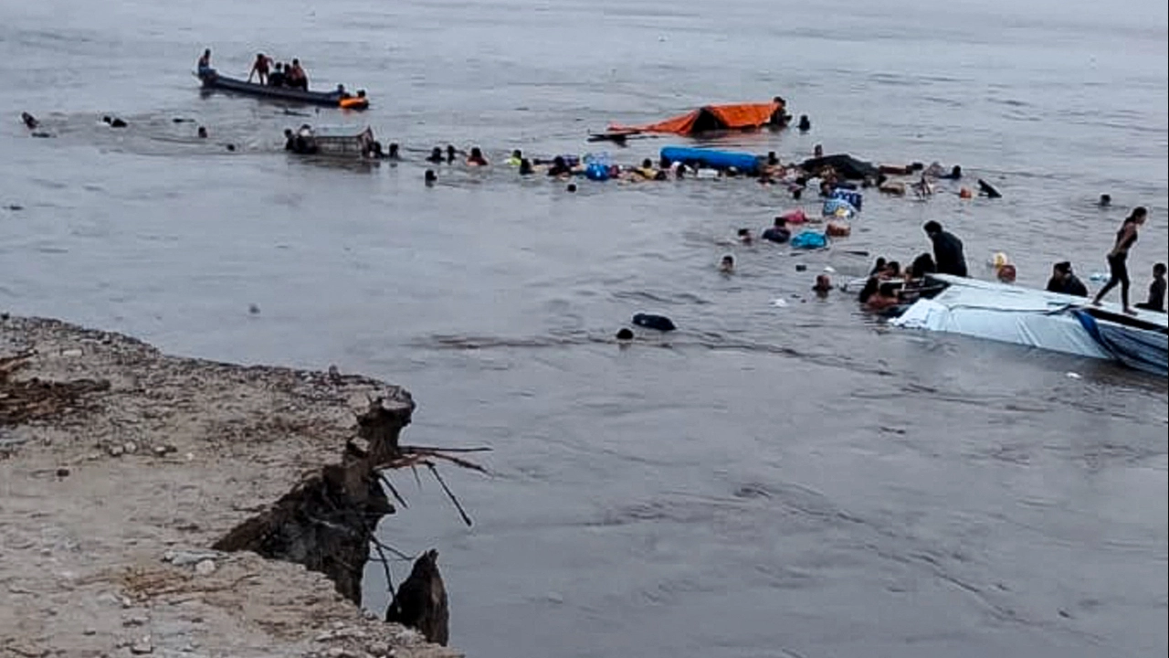 เรือล่มแอมะซอน